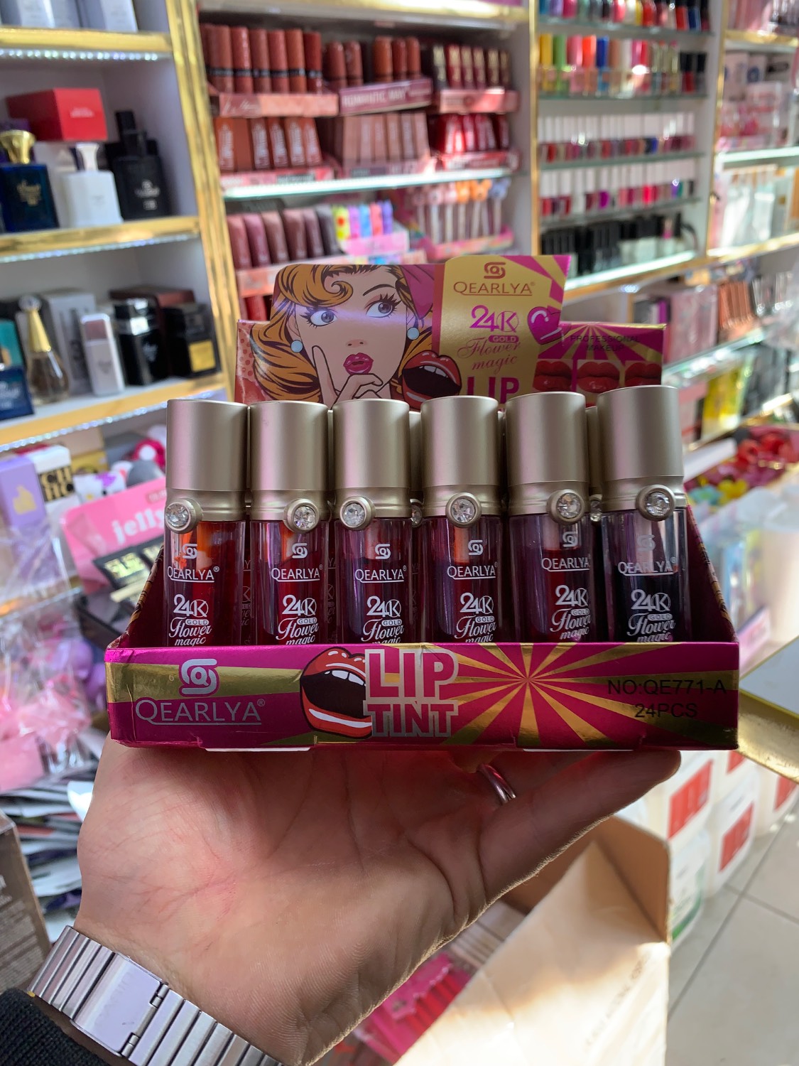 تینت لب نگینی کرلیا