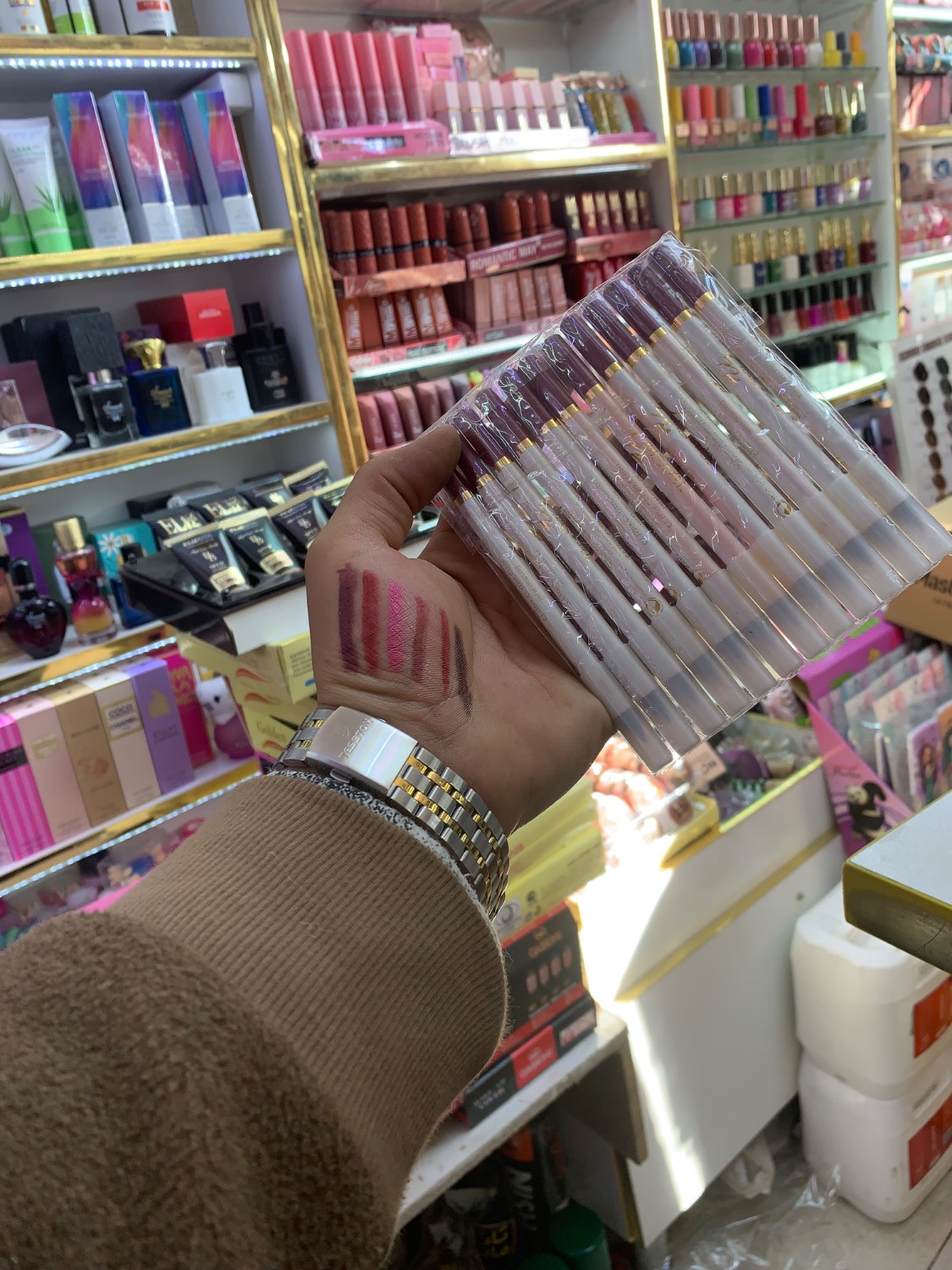 رژ مدادی 12 تایی تاپ